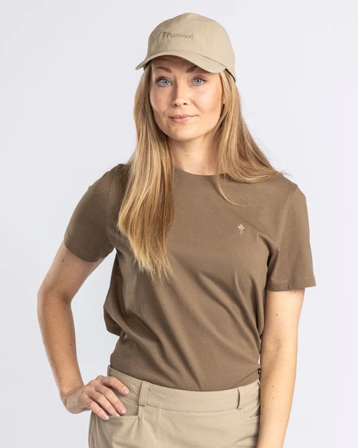 Blød og lækker T-shirt i skønne naturfarver til damer, fås i 3-pak. Fremstillet i 100 % bomuld med en klassisk pasform med rund hals. Lækker basisbeklædning at have på under en trøje, fleece eller jakke. • 100 % bomuld • Rund hals • 3-pak Materiale: 100 % bomuld Vægt: 380 g (størrelse M) Aktivitet: Active Lifestyle, Hiking, Outdoor, Friluftsliv, Allround, Jagt PINEWOOD - 3-pak t-shirt med farverne grøn_brun_khaki