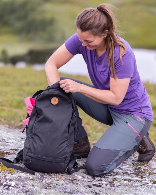 PINEWOOD - Active Fast-Dry t-shirt_Lilla